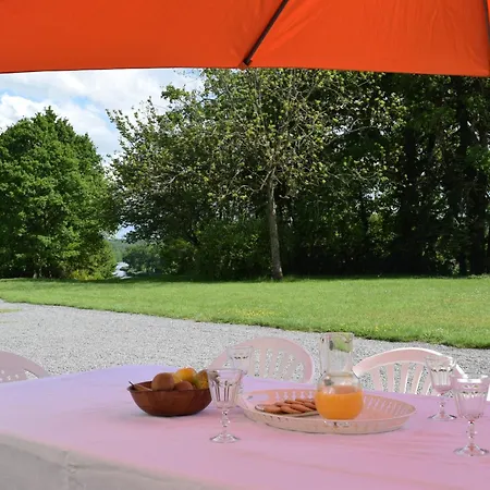 Bed & Breakfast Chateau De La Luardaye